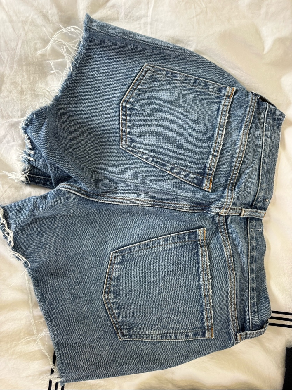 AGOLDE Parker long denim shorts size 26 perfect condition - Picture 5 of 6